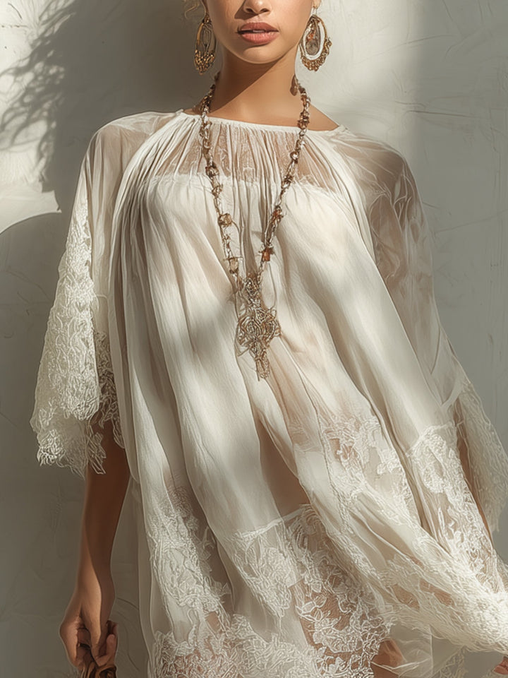 Chiffon Mini Šaty s Bílou Krajkou