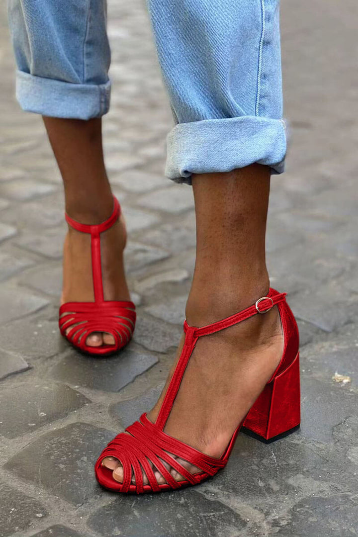 Emma – Elegantní T-strap sandály
