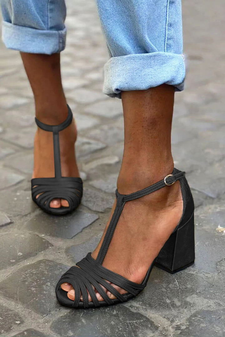 Emma – Elegantní T-strap sandály
