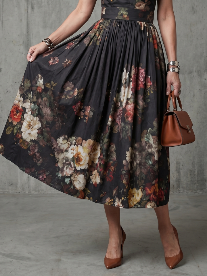 Greta | Midi Šaty s Vzorovaným Plissé a Velkým Výstřihem