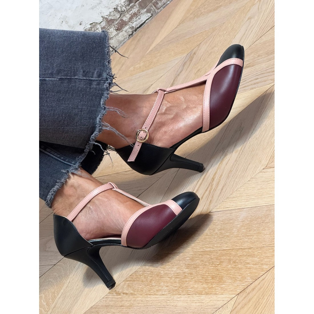 Adelheid – Vintage T-strap vysoké podpatky s nadčasovou elegancí