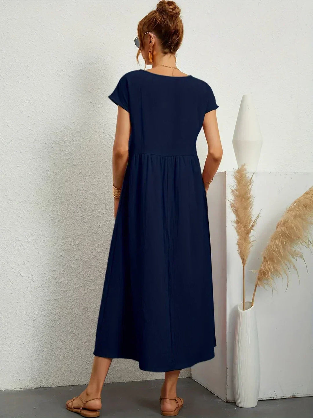 Lana | Midi šaty s elegantním střihem a nadčasovou elegancí
