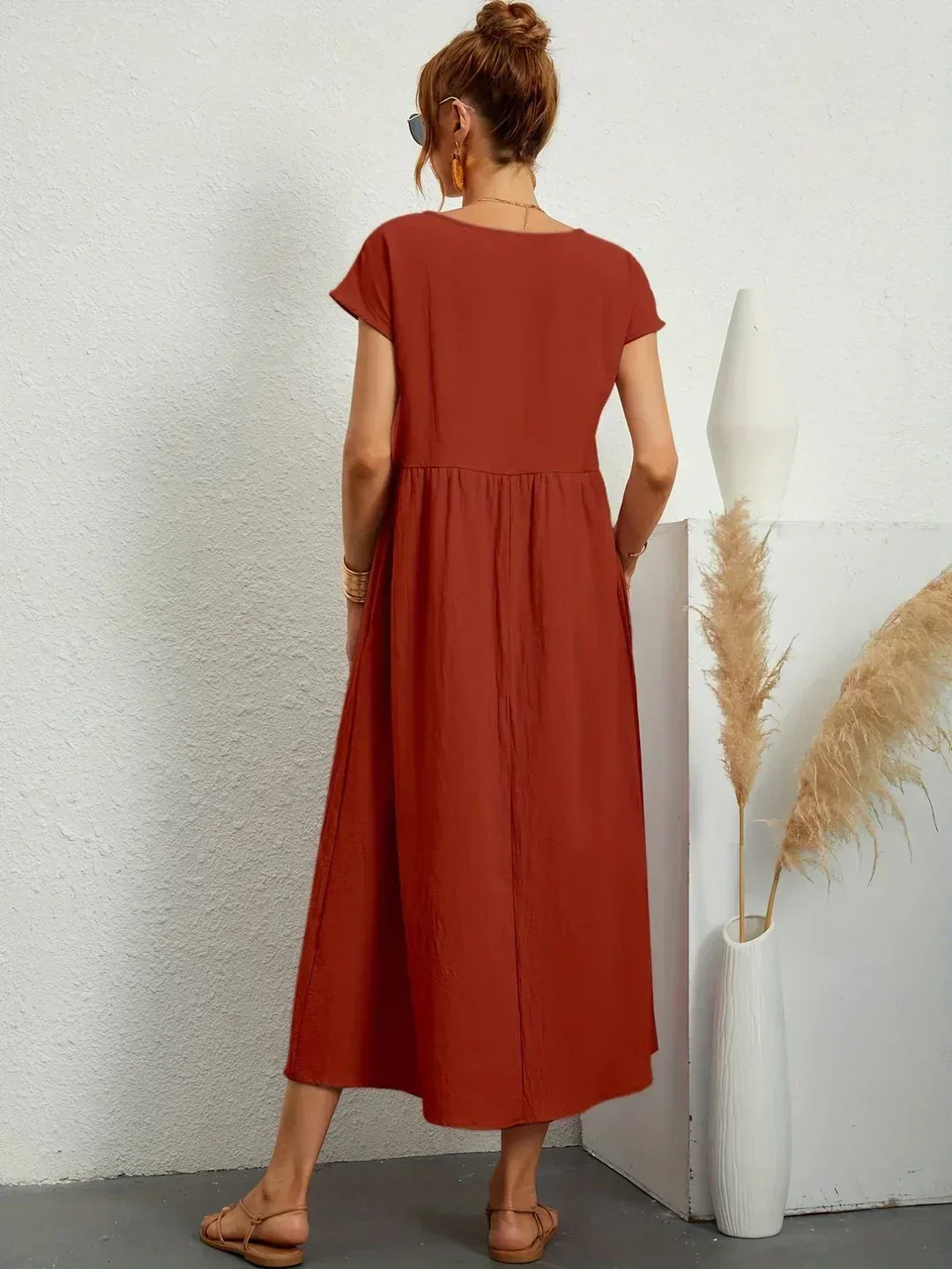 Lana | Midi šaty s elegantním střihem a nadčasovou elegancí