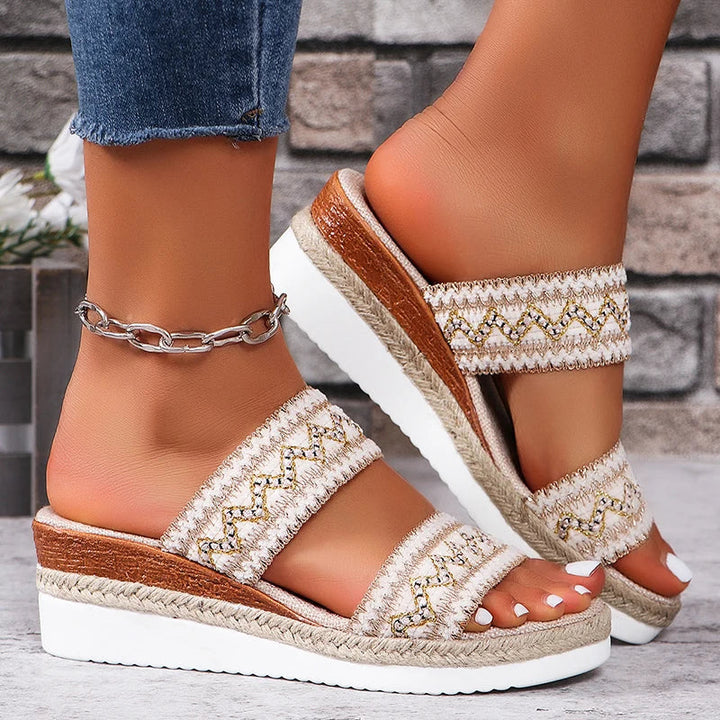 Zoe - Stylové Slip-On Sandály
