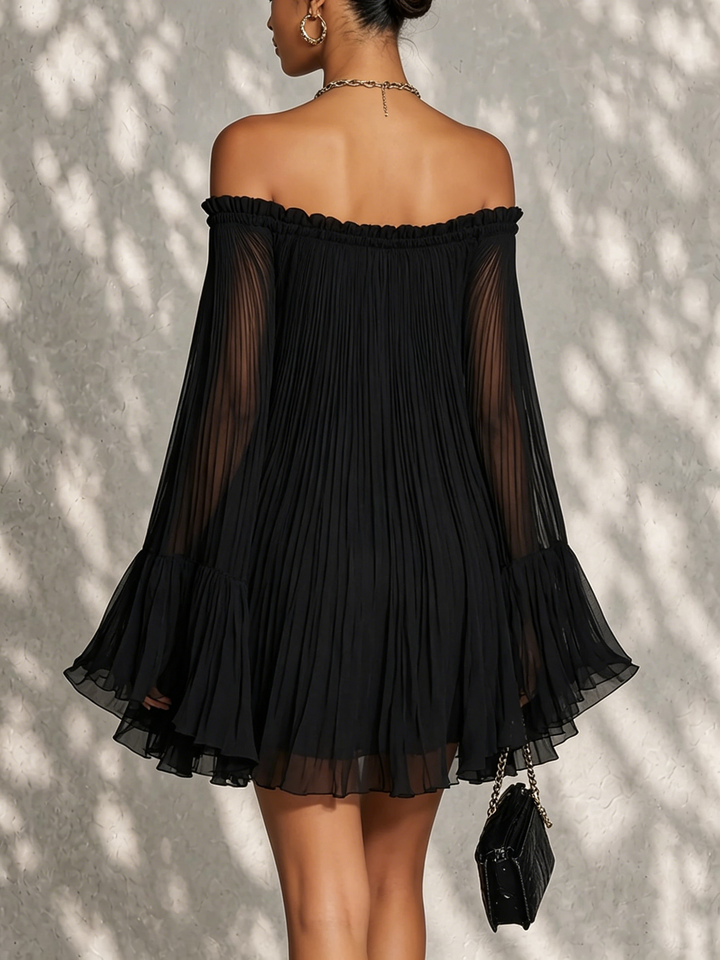Černé Mini Šaty s Kroužkovými Rukávy a Off-shoulder Detaily